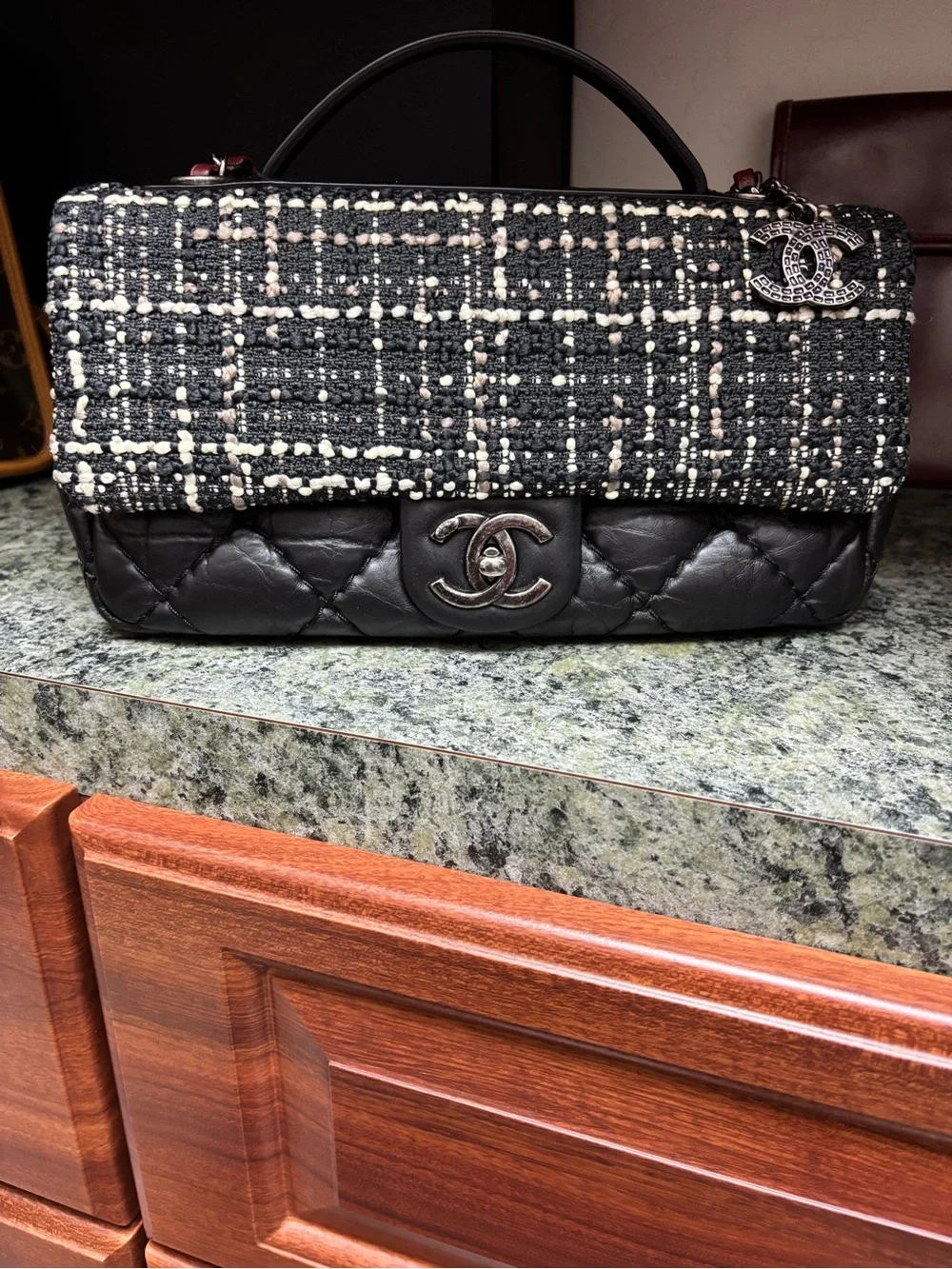 CHANEL classic flap